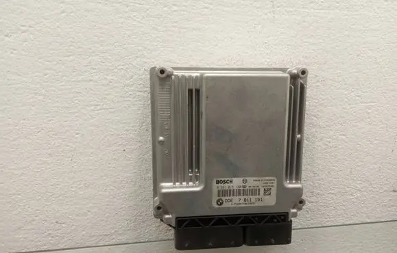 BMW 5 E60 E61 Engine control unit/module 7811151 0281015130 170070755