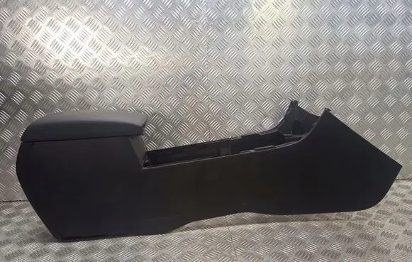 Mazda 6 Rear seat armrest 
