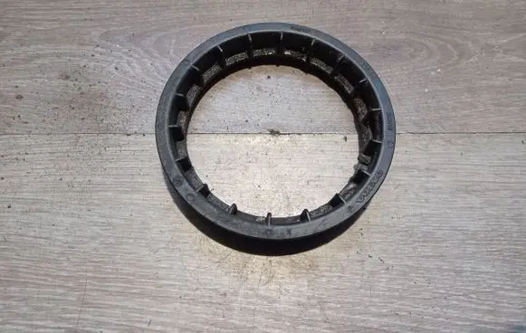 Volvo S60 In tank fuel pump screw locking ring/nut 8649739