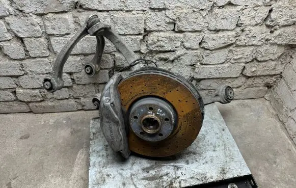 Mercedes-Benz C W205 Front wheel hub spindle knuckle
