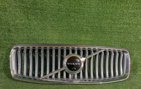 Volvo XC90 Front grill 