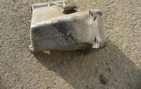 Mercedes-Benz SL R107 Generator/alternator bracket 1171550735
