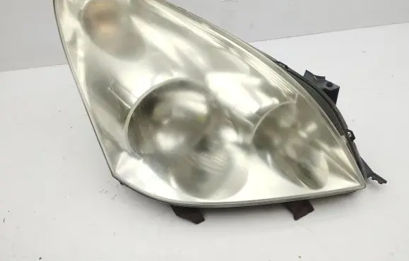 Toyota Corolla Verso AR10 Headlight/headlamp