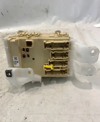 Toyota Auris E180 Fuse box set 8922102331 50119221 PBTGF40