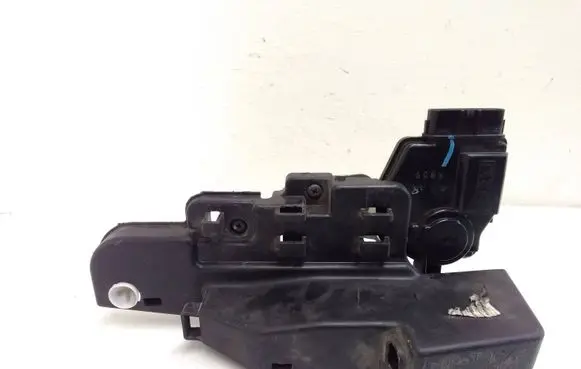 KIA Carens II Front door lock