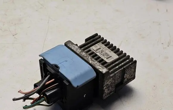 Citroen C5 Glow plug pre-heat relay 9663824880 AV6112A343BA