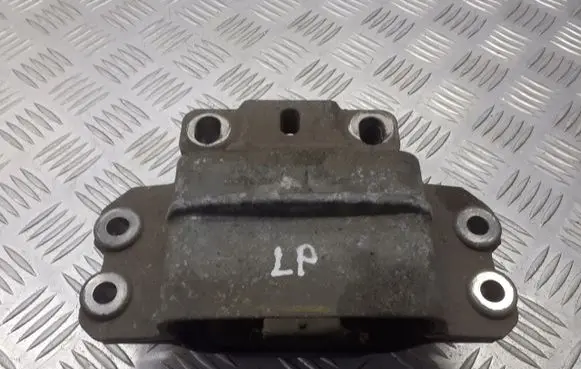 Skoda Octavia Mk2 (1Z) Engine mount vacuum valve 1KO199555