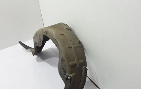 Rear arch fender liner splash guards