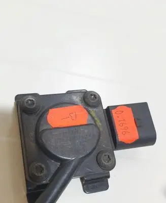 BMW 5 E60 E61 Exhaust gas pressure sensor 1362778921901 0010 06F03