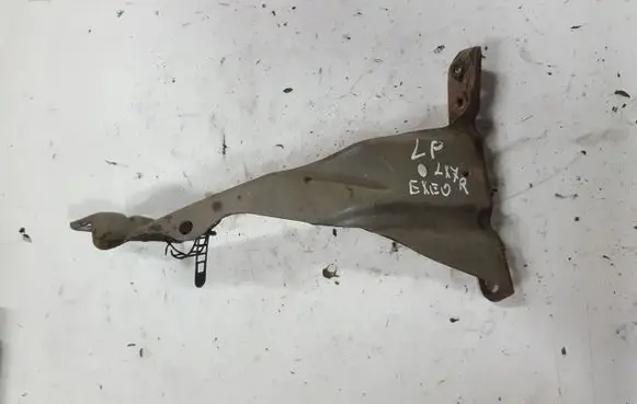 Seat Exeo (3R) Fender mounting bracket
