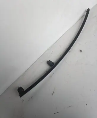 Lexus RX 450H Front door windshield rail 