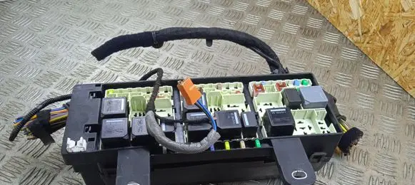 Jaguar F-Pace Fuse module