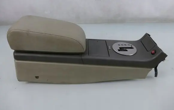 Infiniti G35 Center console