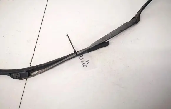 Renault Laguna II Front wiper blade arm