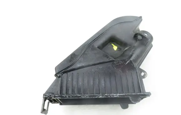 Renault Clio II Air filter box 8200042209