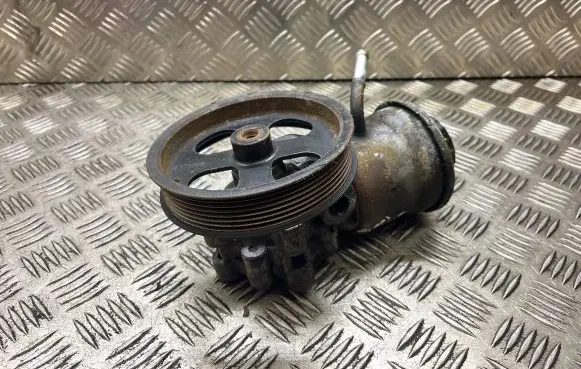 Toyota Corolla Verso E121 Power steering pump 12180