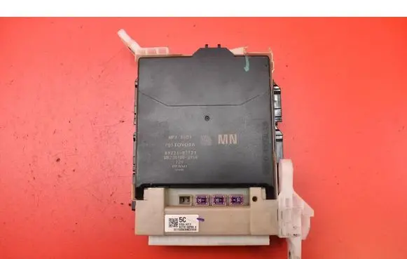 Toyota Corolla E10 Comfort/convenience module 89221-02721