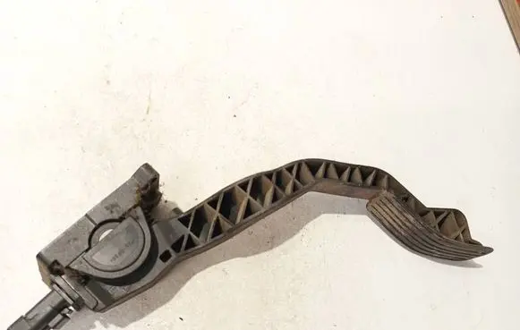 Peugeot 206 Accelerator throttle pedal 0880d5