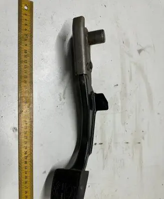 Alfa Romeo 159 Brake pedal 71740395