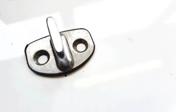 Skoda Octavia Mk2 (1Z) Front door lock loop/hook striker 6y0837033c