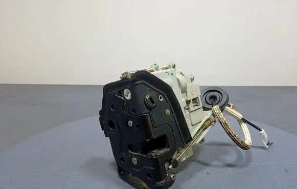 Audi Q5 SQ5 Rear door lock 8K0839015C