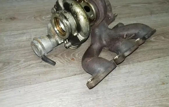 Volvo XC90 Turbo 030609484 30650210 4913105151
