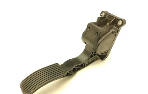 Mercedes-Benz Sprinter W906 Accelerator throttle pedal A9063000304 ZGS013Q018 0280755025