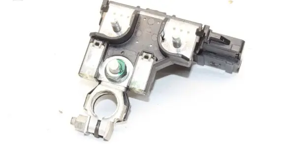 Nissan Juke II F16 Fuse module