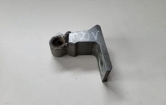 Volkswagen Tiguan Front door upper hinge 5N0831402
