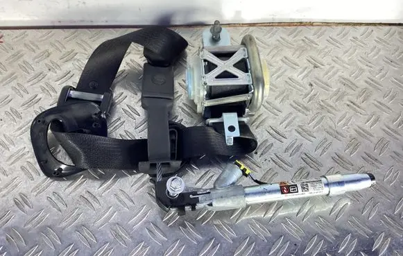 Tesla Model S Front seatbelt 107928203B 100526505F 2466187AE