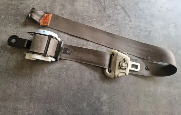 Mitsubishi Pajero Sport I Front seatbelt