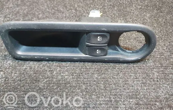 Renault Twingo I Electric window control switch 8200356515B