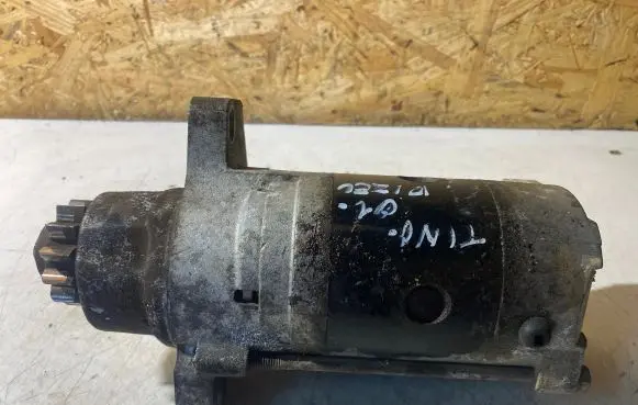 Nissan Almera Tino Starter motor 23300WD001