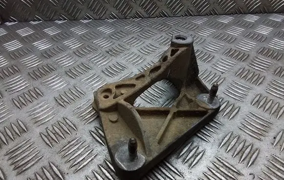 BMW 7 E65 E66 Engine mounting bracket 6758427 22116758427 2211675842702