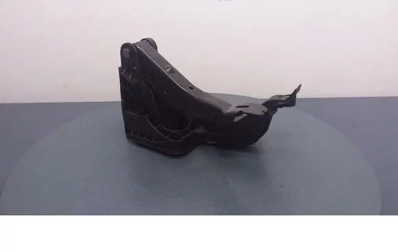 Accelerator throttle pedal