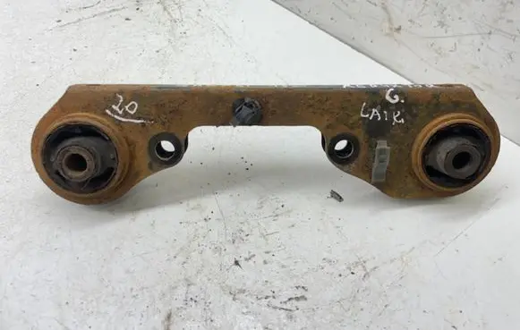 Nissan Qashqai Rear differential/diff mount bracket 