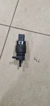Audi A8 S8 D4 4H Windscreen/windshield washer pump 1K5955651