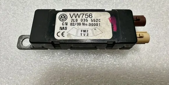 Volkswagen Touareg I Aerial antenna amplifier 7L6035552C VW756