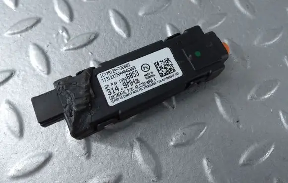 Cadillac XTS Door central lock control unit/module 13586853 7812A732009