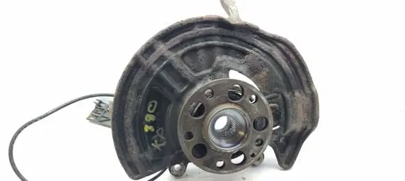 Mercedes-Benz A W176 Front wheel hub A2464210720