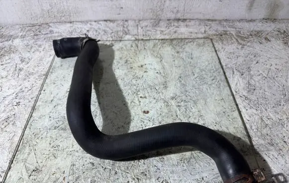 Ford Focus C-MAX Engine coolant pipe/hose 3M5H8260 3M5H8260BH
