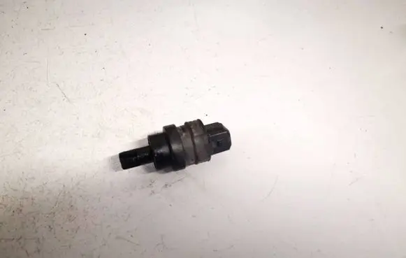 Volkswagen PASSAT B4 Intake air temperature sensor 028906081