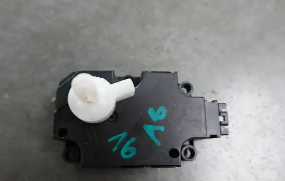 Audi A8 S8 D4 4H Air flap motor/actuator CZ1139300855 EBAT0045D07T