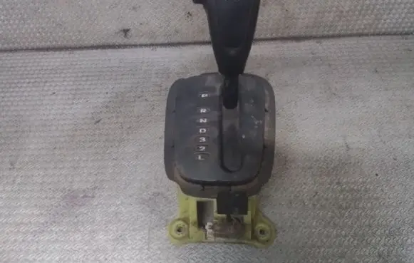 KIA Cerato Gear shifter/selector