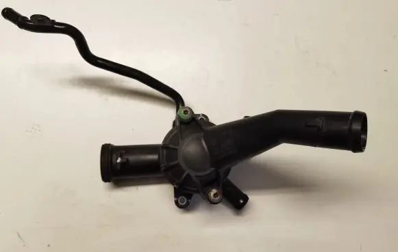 Volkswagen Jetta VI Thermostat/thermostat housing 07K121117C 07K121121B