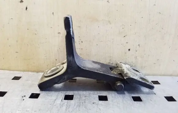 Audi 80 90 S2 B4 Front door upper hinge 893831401