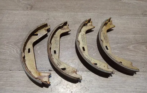 Volvo V70 Handbrake/parking brake pads 
