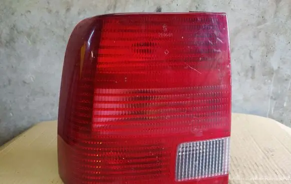 Volkswagen PASSAT B5 Rear/tail lights 3B5945095F