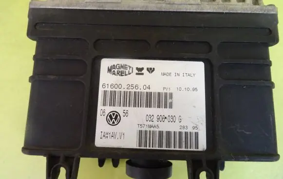 Volkswagen Golf III Engine control unit/module 032906030G 61600.256.04