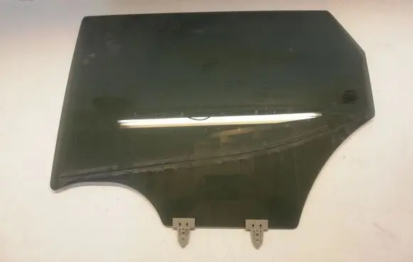 Nissan Qashqai Rear door window glass 43R001595